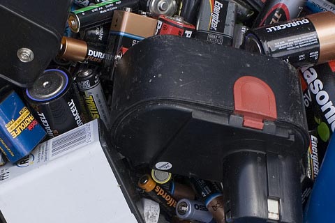 高价回收各种电瓶_锂电池回收多少钱_废旧电瓶回收电话